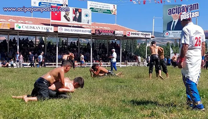 Beyağaç’ın
                    başpehlivanı Şimşek, oldu