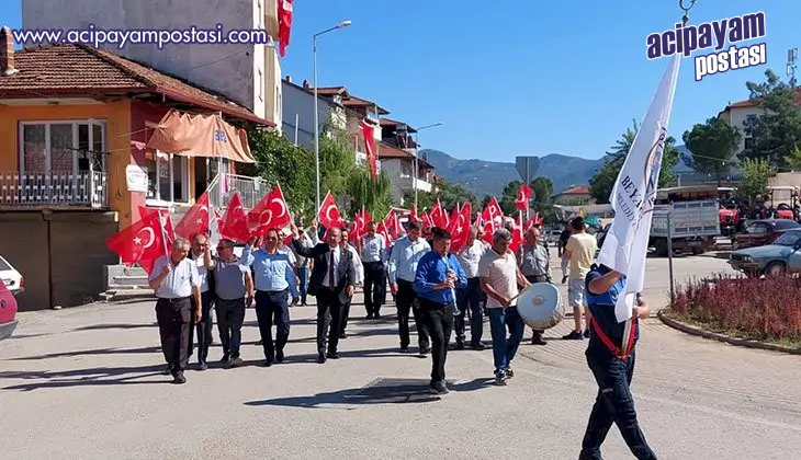 Geleneksel festival kortej yürüyüşüyle
                    başladı